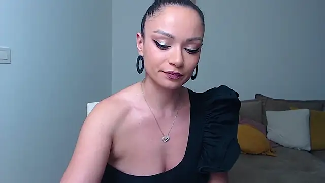 Snapshot of BabySerene chatting on 03.04.25 BabySerene online show from 03.04.25