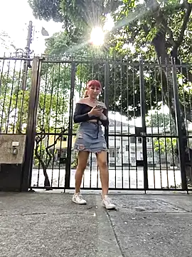 Snapshot of florecita9 chatting on 12.13.25 florecita9 online show from 12.13.25