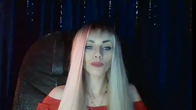 Snapshot of CassieSensual chatting on 11.18.25 CassieSensual online show from 11.18.25