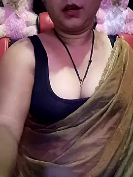 Snapshot of ella_mariya chatting on 05.16.26 ella mariya online show from 05.16.26