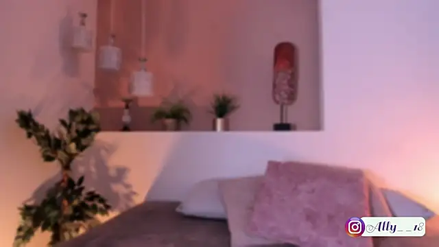 Snapshot of Ally_addams chatting on 10.30.25 Ally addams online show from 10.30.25