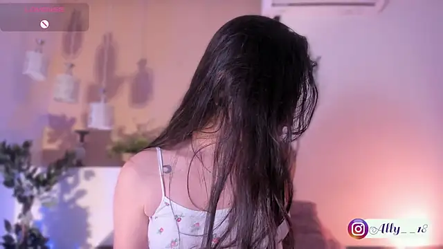 Snapshot of Ally_addams chatting on 11.11.25 Ally addams online show from 11.11.25