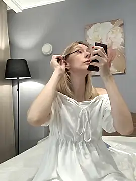 AvelinaLeoni online show from 11.07.25