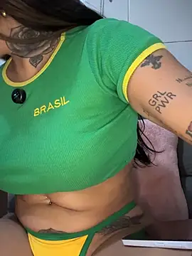 Snapshot of exquentadamay chatting on 04.15.26 exquentadamay online show from 04.15.26