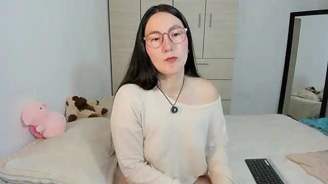 Elle Lee  online show from 09.12.25