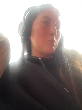 Elle Lee  online show from 10.02.25