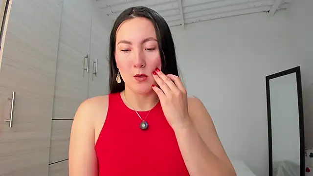 Elle Lee  online show from 11.12.25