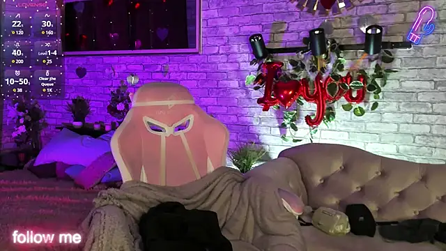 Alex Howell online show from 03.10.25