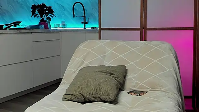 Devilina V online show from 12.05.24