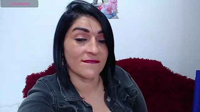 karenlennox1 online show from 03.18.25