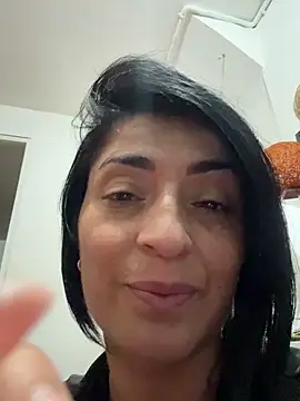 Snapshot of karenlennox1 chatting on 12.16.25 karenlennox1 online show from 12.16.25