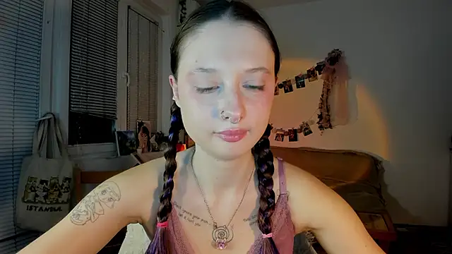 Snapshot of Jenny_darling_love chatting on 03.13.25 Jenny darling love online show from 03.13.25