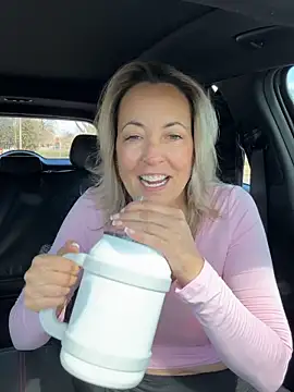 Cherry-red-xo online show from 03.12.26