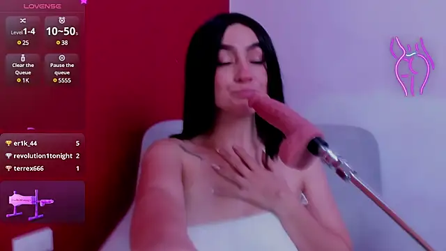 Snapshot of Kate_bunny_ chatting on 03.18.25 Kate bunny online show from 03.18.25