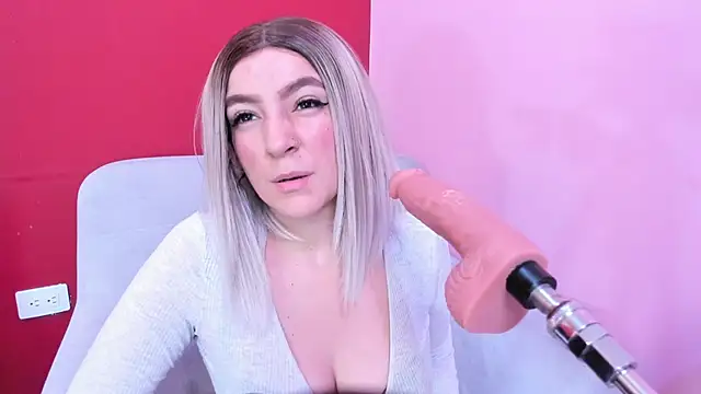 Snapshot of Kate_bunny_ chatting on 10.08.25 Kate bunny online show from 10.08.25