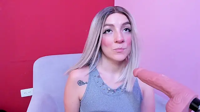 Snapshot of Kate_bunny_ chatting on 11.12.25 Kate bunny online show from 11.12.25