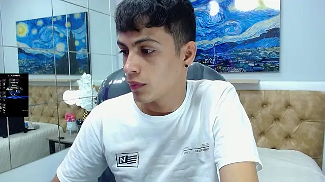 Snapshot of SkinnyBoy_ chatting on 09.13.25 SkinnyBoy online show from 09.13.25