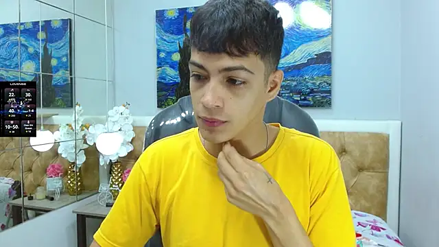 Snapshot of SkinnyBoy_ chatting on 11.06.25 SkinnyBoy online show from 11.06.25