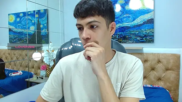 Snapshot of SkinnyBoy_ chatting on 11.16.25 SkinnyBoy online show from 11.16.25