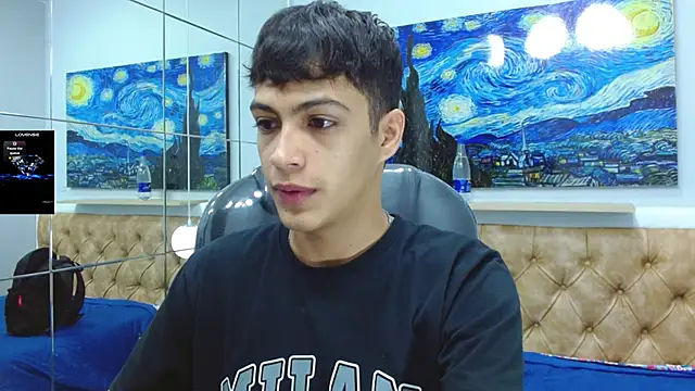 Snapshot of SkinnyBoy_ chatting on 11.17.25 SkinnyBoy online show from 11.17.25