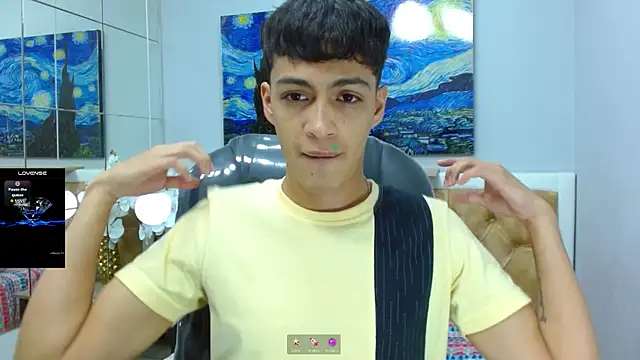 Snapshot of SkinnyBoy_ chatting on 12.02.25 SkinnyBoy online show from 12.02.25