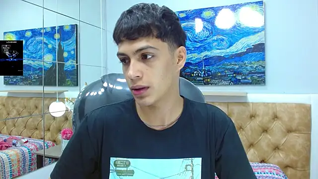 Snapshot of SkinnyBoy_ chatting on 12.05.25 SkinnyBoy online show from 12.05.25