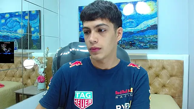 Snapshot of SkinnyBoy_ chatting on 12.14.25 SkinnyBoy online show from 12.14.25