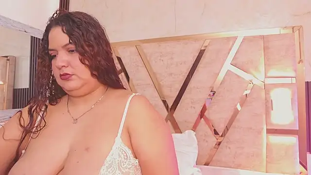 Snapshot of molly_sweetee chatting on 10.10.25 molly sweetee online show from 10.10.25