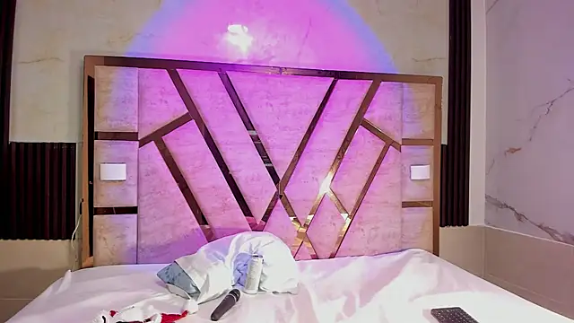 Snapshot of molly_sweetee chatting on 12.05.25 molly sweetee online show from 12.05.25