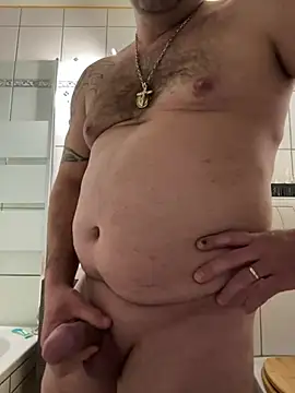 Snapshot of radoka chatting on 02.20.25 radoka online show from 02.20.25