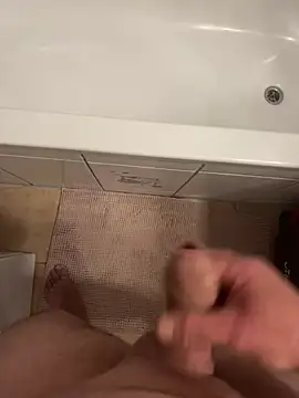 Snapshot of radoka chatting on 03.15.25 radoka online show from 03.15.25