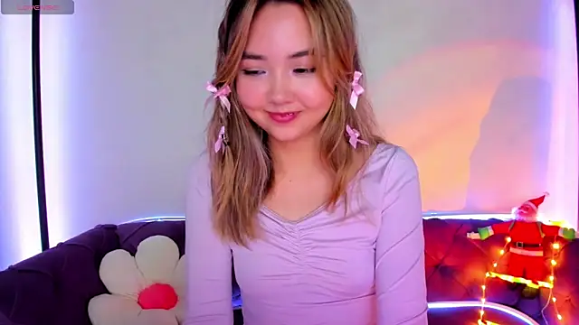 Snapshot of Fluffy_Rose chatting on 12.04.24 Fluffy Rose online show from 12.04.24