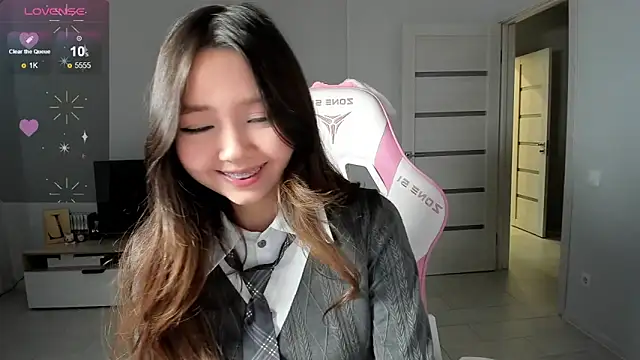 Fluffy Rose online show from 02.13.26