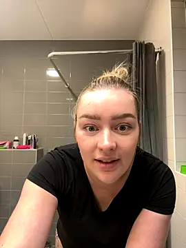 xX HotCouple Xx online show from 09.22.25