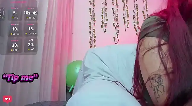 bonnie moon  online show from 02.12.25