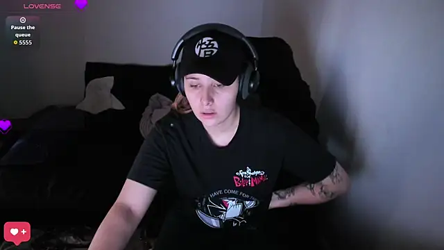 bonnie moon  online show from 04.18.26