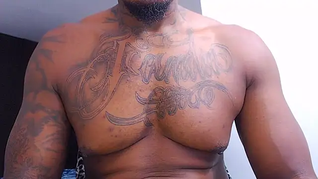 Snapshot of jhon_tomson1 chatting on 10.24.25 jhon tomson1 online show from 10.24.25