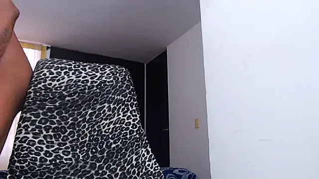 Snapshot of jhon_tomson1 chatting on 12.19.25 jhon tomson1 online show from 12.19.25