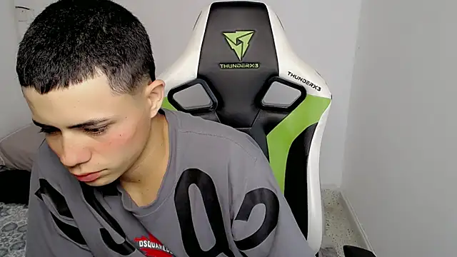 Snapshot of bby_santi chatting on 03.10.25 bby santi online show from 03.10.25