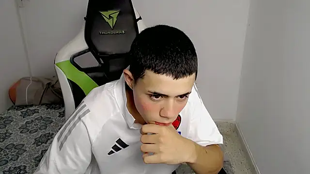 Snapshot of bby_santi chatting on 03.14.25 bby santi online show from 03.14.25