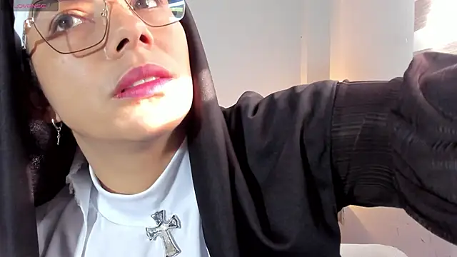 ClaraMariaMon online show from 11.28.25