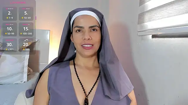 Snapshot of ClaraMariaMon chatting on 12.18.25 ClaraMariaMon online show from 12.18.25