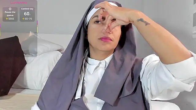 Snapshot of ClaraMariaMon chatting on 02.05.26 ClaraMariaMon online show from 02.05.26