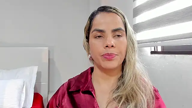 ClaraMariaMon online show from 05.11.26