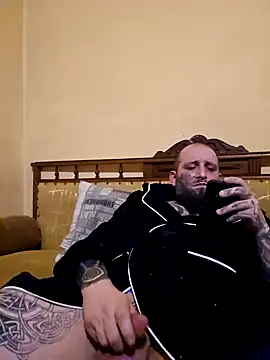 Snapshot of TattooedDick92 chatting on 01.02.25 TattooedDick92 online show from 01.02.25