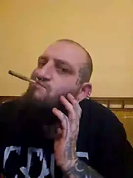 Snapshot of TattooedDick92 chatting on 01.04.25 TattooedDick92 online show from 01.04.25