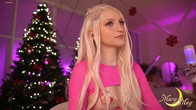 Snapshot of marylunamay chatting on 12.30.24 marylunamay online show from 12.30.24