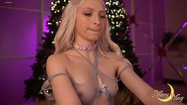 Snapshot of marylunamay chatting on 01.02.25 marylunamay online show from 01.02.25