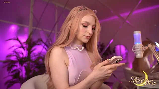 Snapshot of marylunamay chatting on 01.24.25 marylunamay online show from 01.24.25