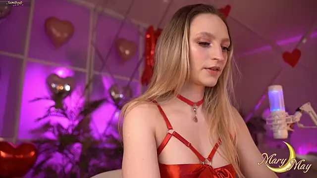 Snapshot of marylunamay chatting on 02.14.25 marylunamay online show from 02.14.25